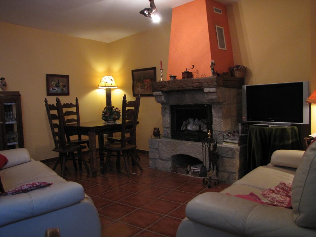 Hostal Rural Huartearena Iza 外观 照片