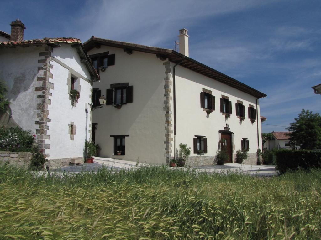 Hostal Rural Huartearena Iza 外观 照片